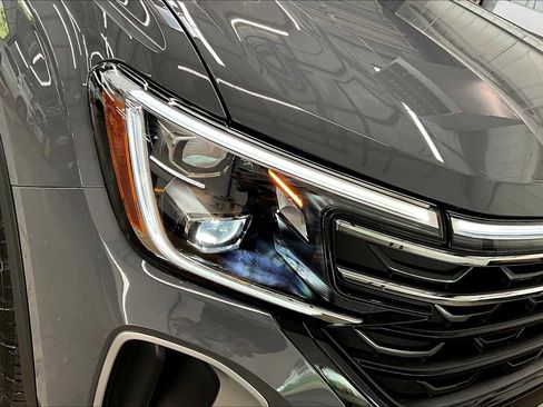 New 2026 Volkswagen Atlas Peak Edition image 32