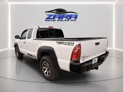 Used 2015 Toyota Tacoma 4x4 Access Cab V6 w/ Convenience Package image 4