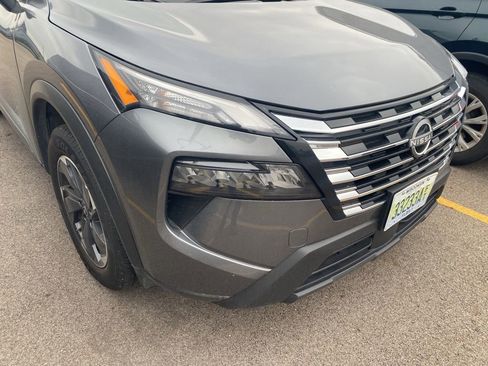 Used 2025 Nissan Rogue SV AWD/4WD image 5