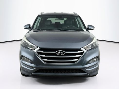 Used 2017 Hyundai Tucson SE Plus FWD image 2