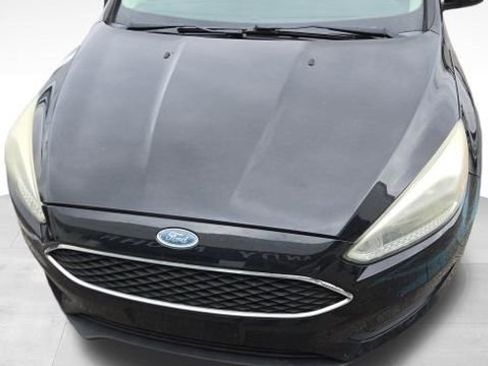 Used 2016 Ford Focus SE image 3