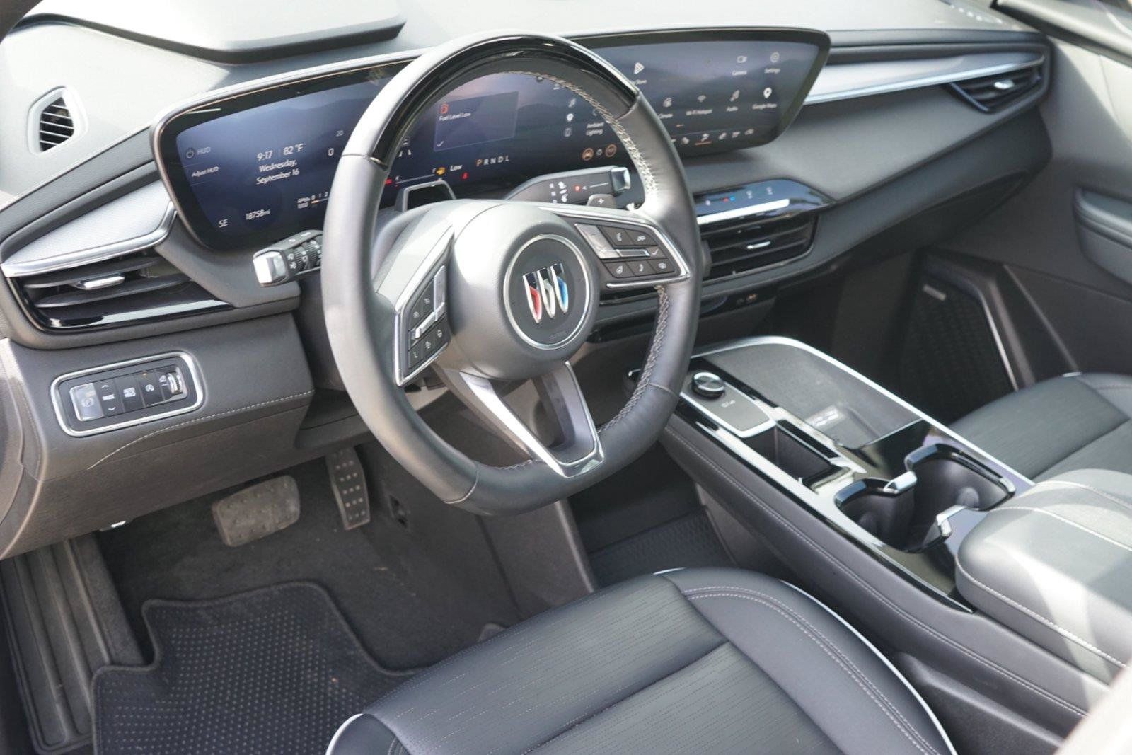 Used 2025 Buick Enclave Sport Touring w/ Super Cruise Package FWD image 9
