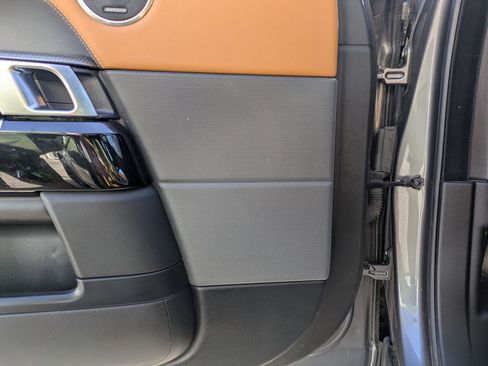 Used 2019 Land Rover Range Rover Sport Supercharged image 15