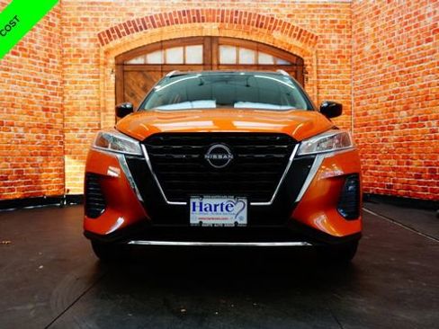 Certified 2024 Nissan Kicks SV image 2