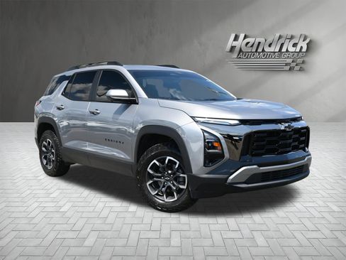 Used 2026 Chevrolet Equinox ACTIV w/ Convenience Package III FWD image 2