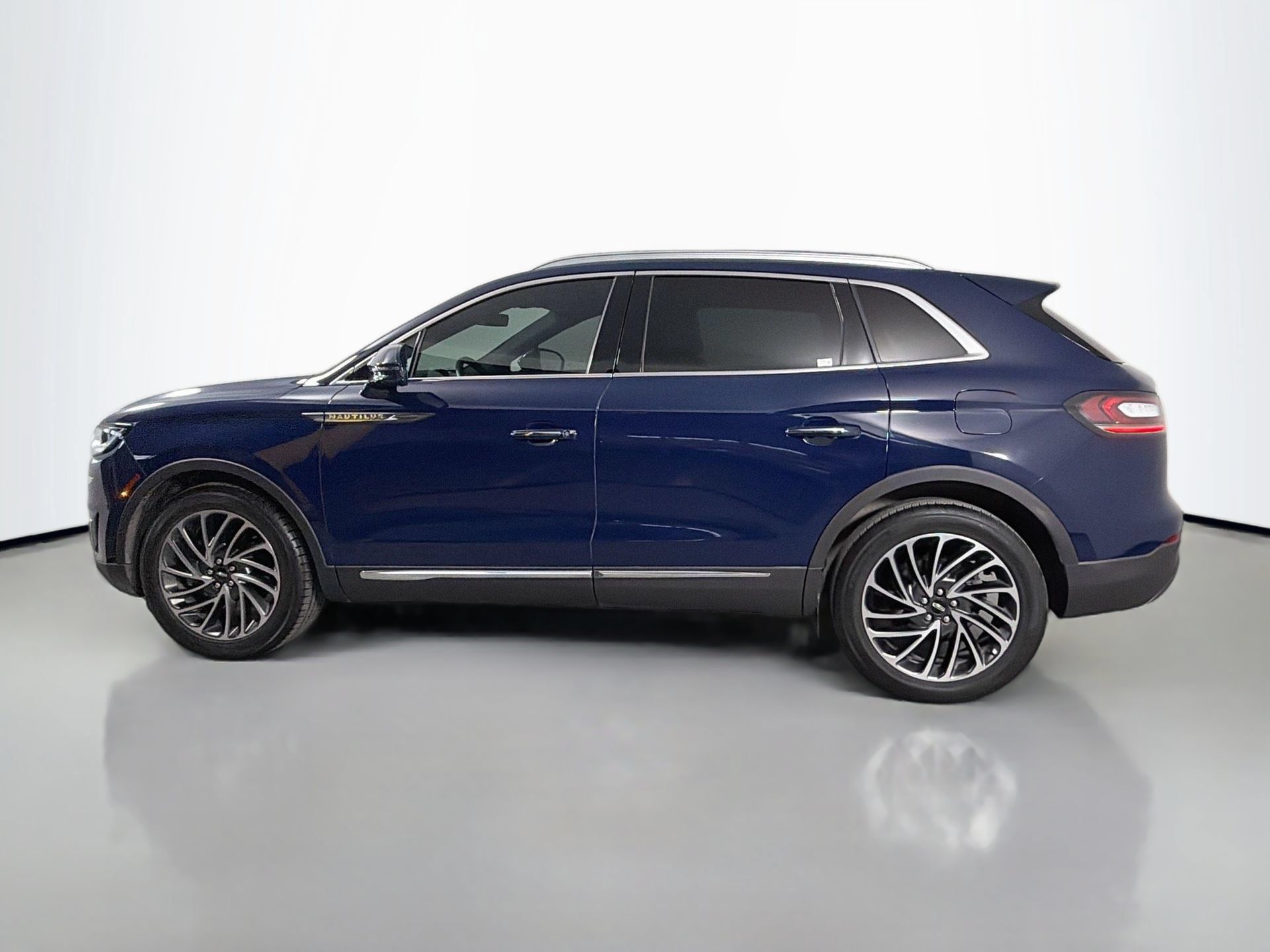 Used 2020 Lincoln Nautilus Reserve w/ Cargo Utility Package AWD/4WD image 9