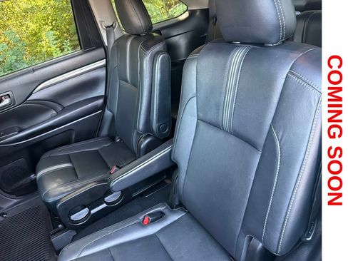 Used 2018 Toyota Highlander SE AWD/4WD image 11