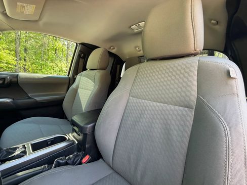 Used 2020 Toyota Tacoma SR5 RWD image 16