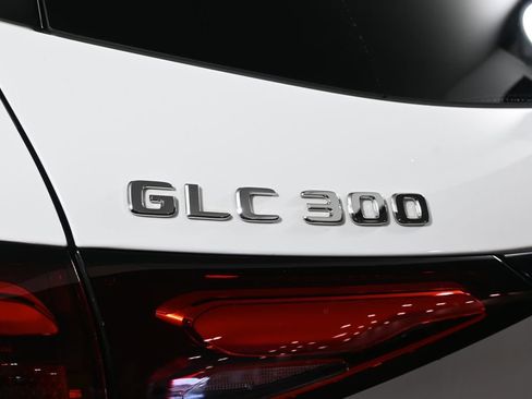 Certified 2025 Mercedes-Benz GLC 300 4MATIC image 38