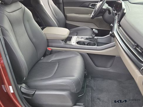 Used 2026 Kia Carnival FWD image 18
