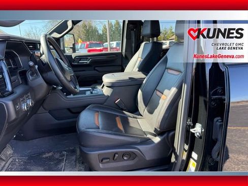 Used 2024 GMC Sierra 2500 AT4 image 11