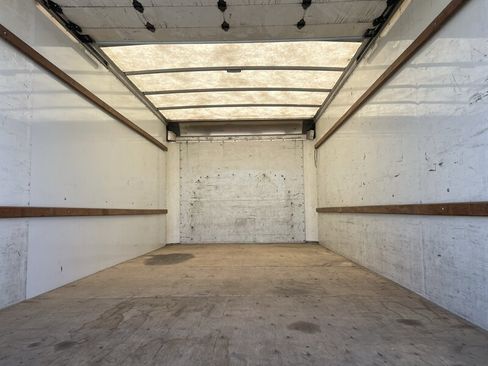 Used 2022 GMC Savana 3500 Extended w/ Power Convenience Package RWD image 9