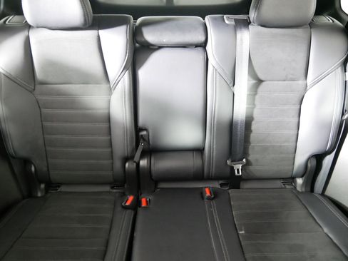 Used 2025 Mitsubishi Outlander SE image 13