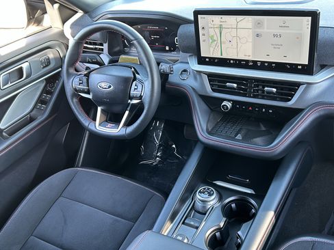 Used 2025 Ford Explorer ST image 13