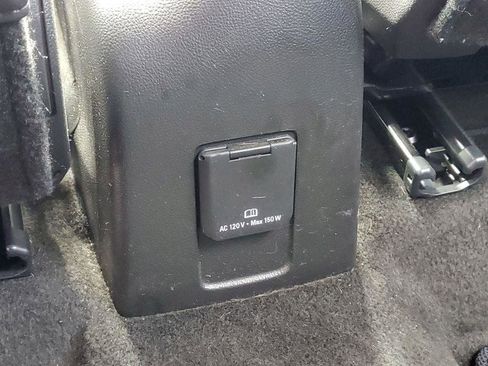 Used 2022 Chevrolet Trax LT w/ LT Convenience Package image 24