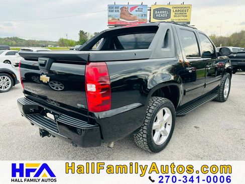 Used 2011 Chevrolet Avalanche LS w/ Convenience Package RWD image 5