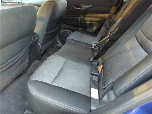 Used 2019 Nissan Rogue SV w/ Premium Package FWD image 12