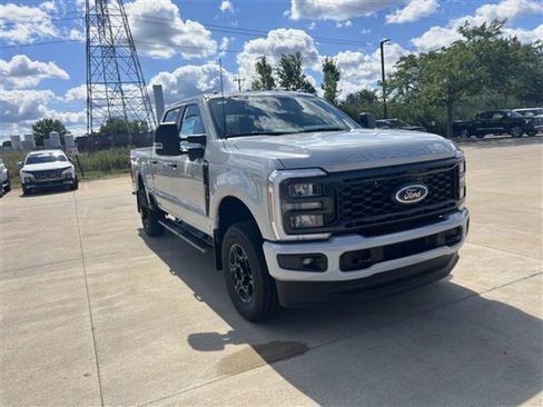 New 2026 Ford F250 4x4 Crew Cab Super Duty image 3