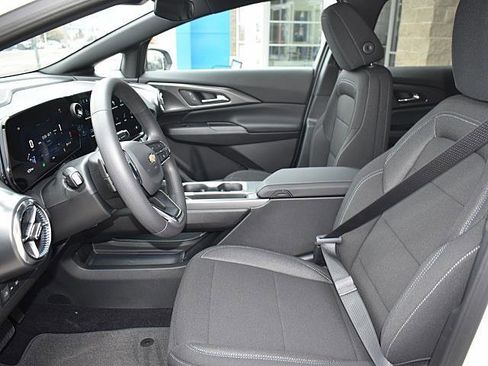 New 2026 Chevrolet Equinox EV LT image 7