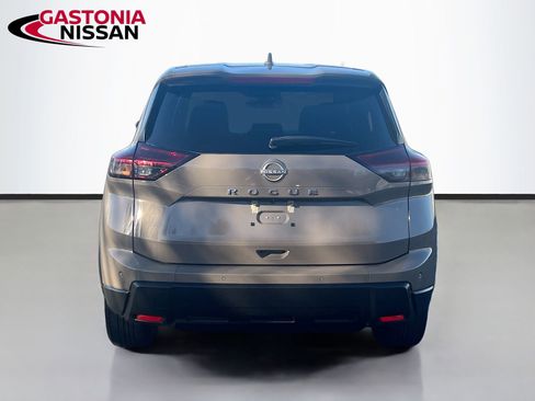 Used 2025 Nissan Rogue SV image 7