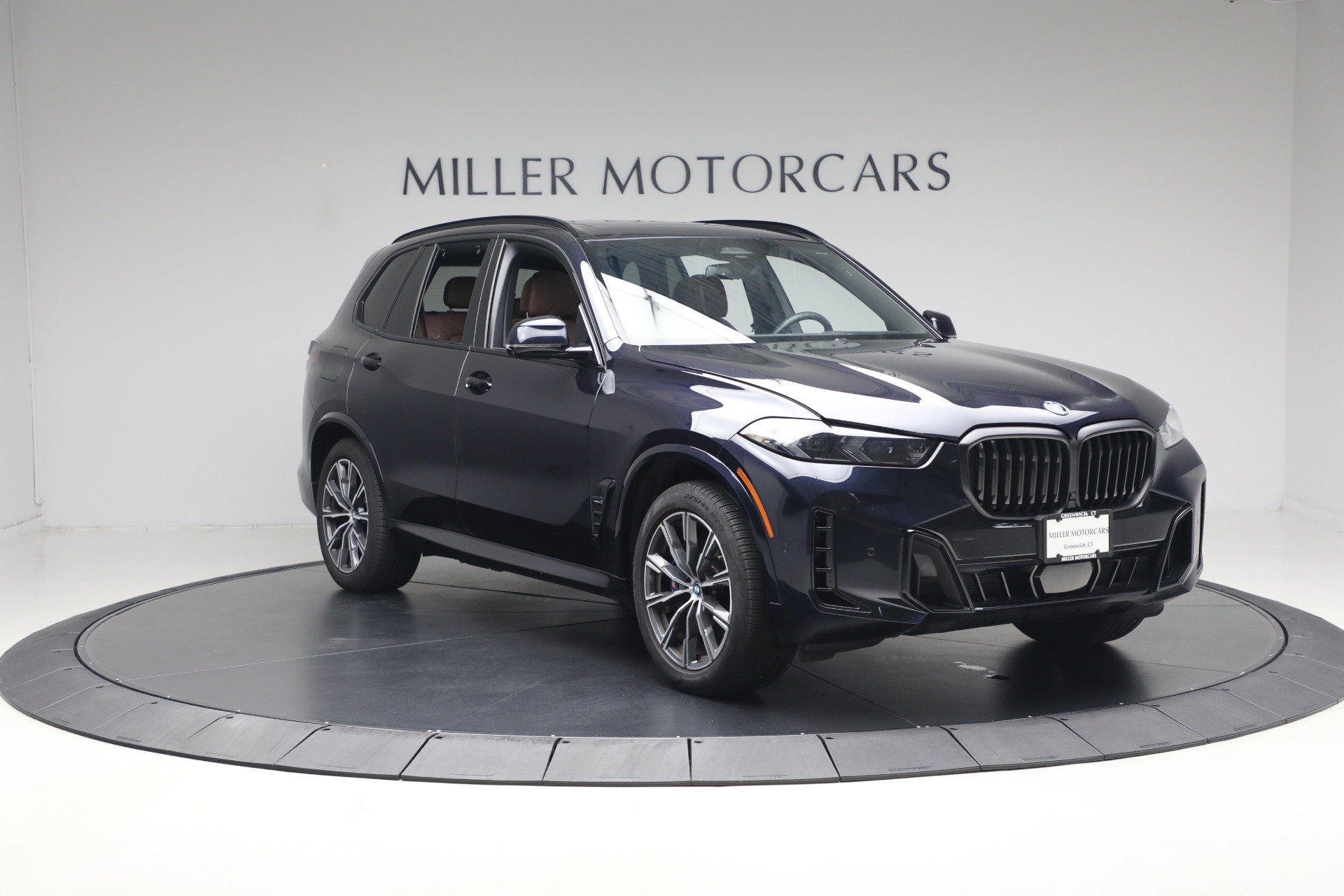 Used 2024 BMW X5 xDrive50e w/ Executive Package AWD/4WD image 11