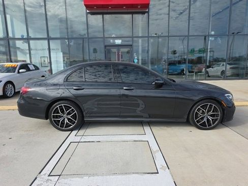 Used 2022 Mercedes-Benz E 350 Sedan image 3