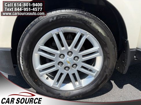 Used 2015 Chevrolet Traverse LT w/ Style and Technology Package FWD image 21