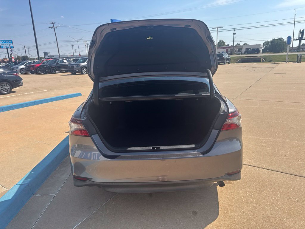 Used 2022 Toyota Camry LE FWD image 25