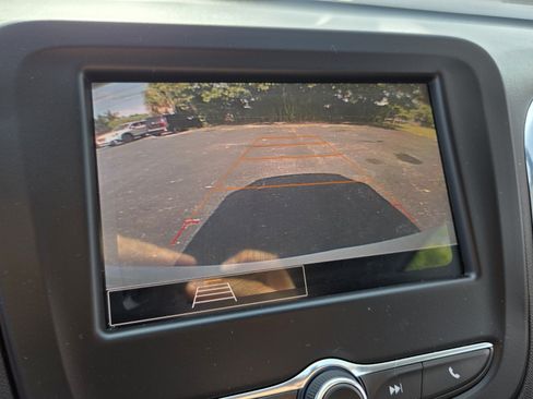 Used 2023 Chevrolet Equinox LT FWD image 26