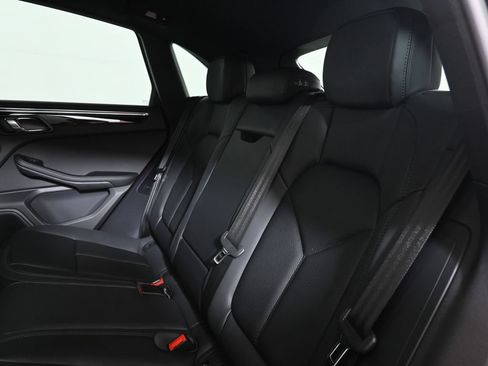 Used 2026 Porsche Macan AWD/4WD image 37