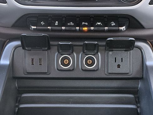 Used 2018 GMC Sierra 1500 SLT image 25