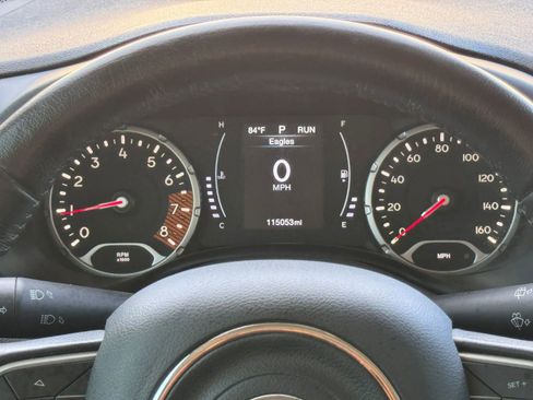 Used 2020 Jeep Renegade Latitude w/ Cold Weather Group FWD image 3