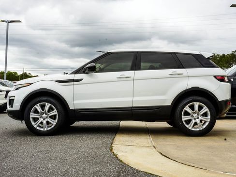 Used 2018 Land Rover Range Rover Evoque SE AWD/4WD image 8