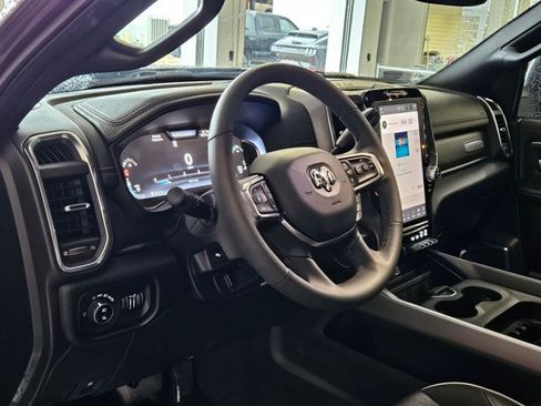 Used 2025 RAM 2500 Laramie AWD/4WD image 9