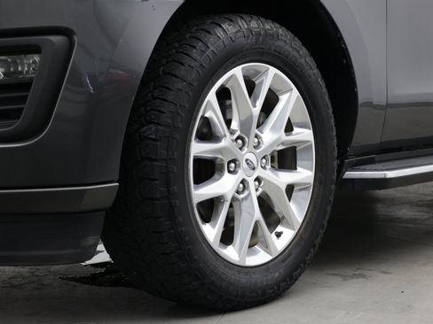 Used 2021 Ford Expedition XLT RWD image 10