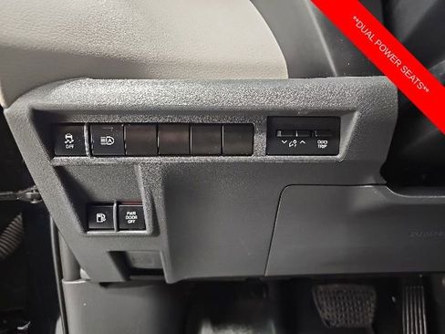 Certified 2023 Toyota Sienna XLE FWD image 17