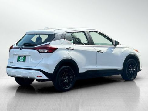 Used 2022 Nissan Kicks S FWD image 4