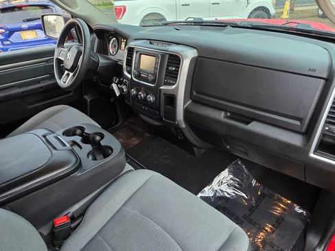 Used 2022 RAM 1500 Classic SLT image 9