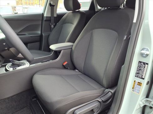 New 2026 Hyundai Kona SE image 5