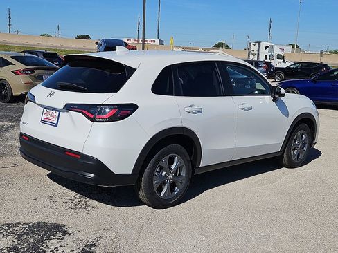 New 2026 Honda HR-V LX image 8