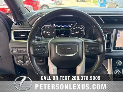 Used 2021 GMC Yukon XL Denali w/ Denali Premium Package AWD/4WD image 31