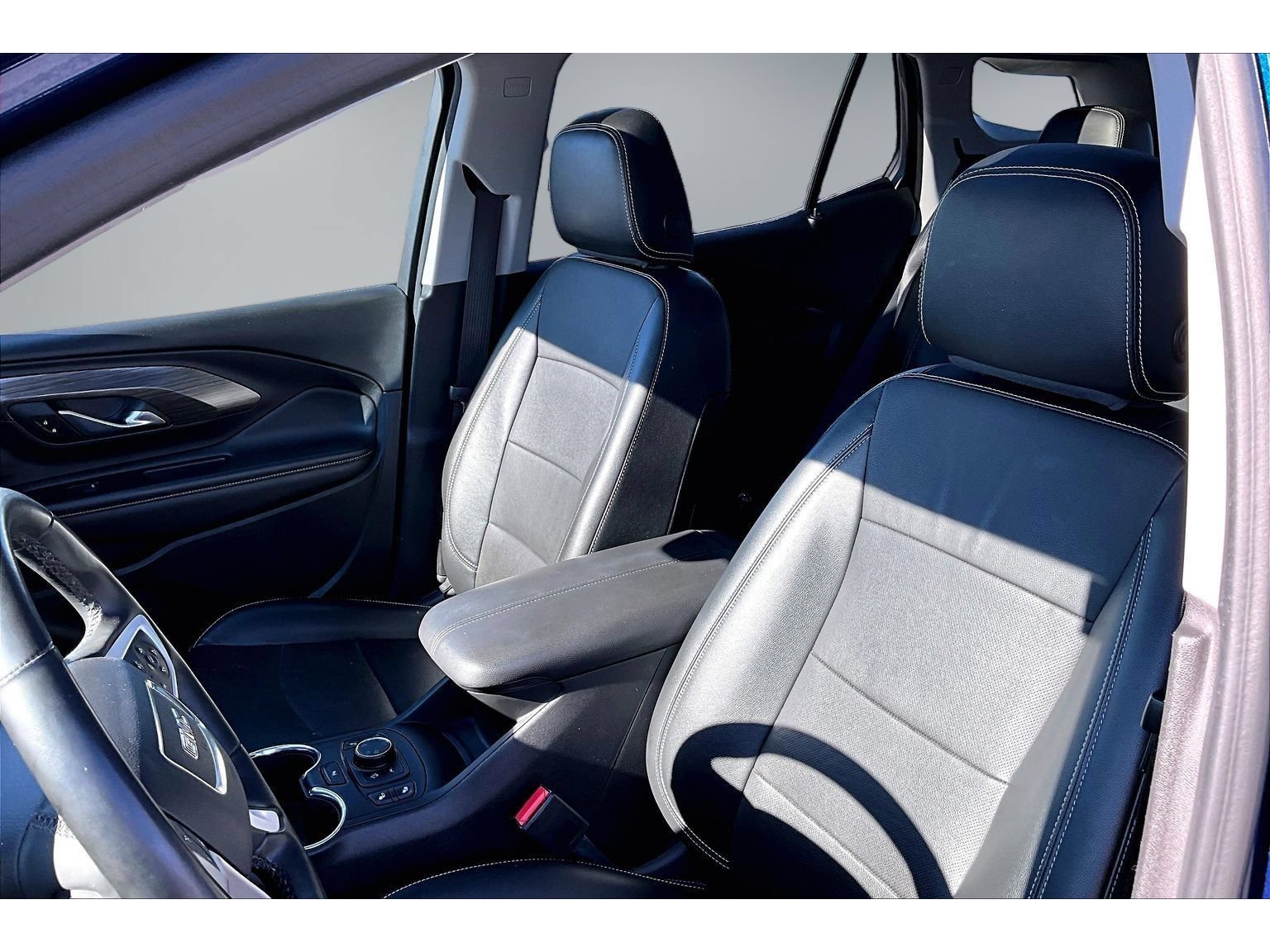 Used 2023 GMC Terrain SLT w/ Tech Package AWD/4WD image 21