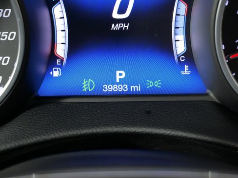 Used 2018 Maserati Levante image 42