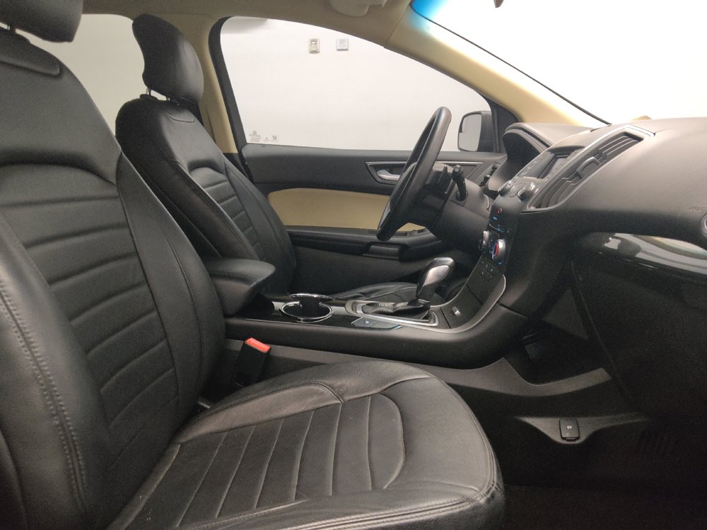 Used 2018 Ford Edge SE FWD image 21