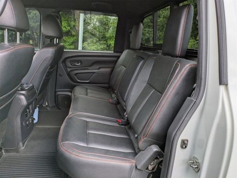 Used 2020 Nissan Titan PRO-4X w/ Pro-4x Convenience Package image 11