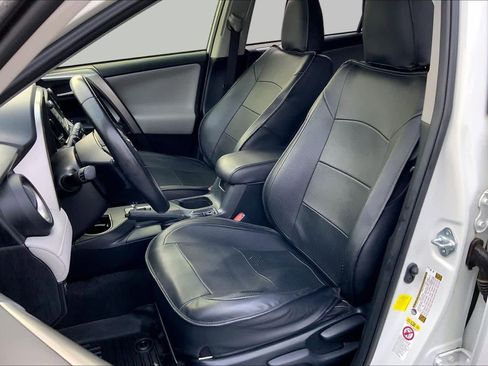 Used 2017 Toyota RAV4 XLE FWD image 8