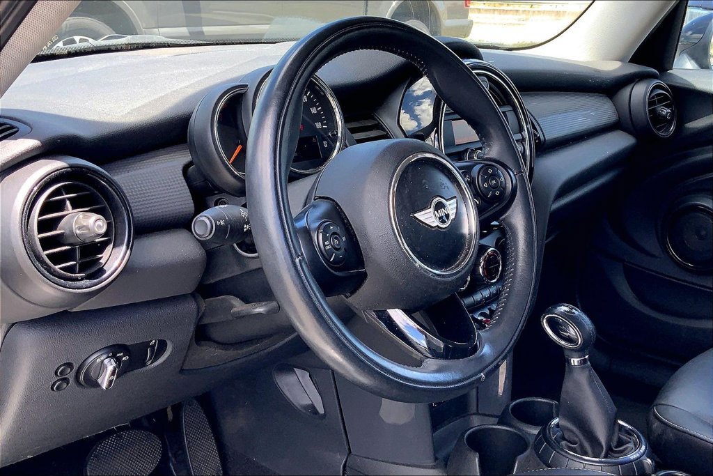 Used 2016 MINI Cooper 4-Door Hardtop FWD image 13
