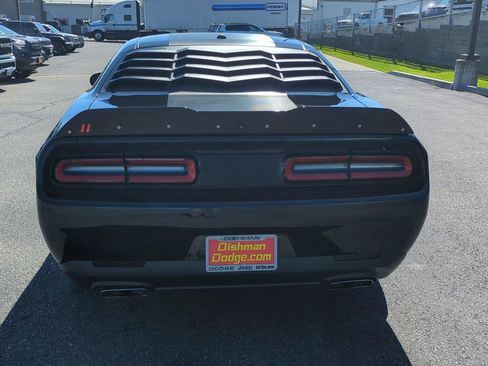 Used 2019 Dodge Challenger R/T w/ Blacktop Package RWD image 5