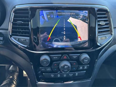 Used 2019 Jeep Grand Cherokee Altitude image 22