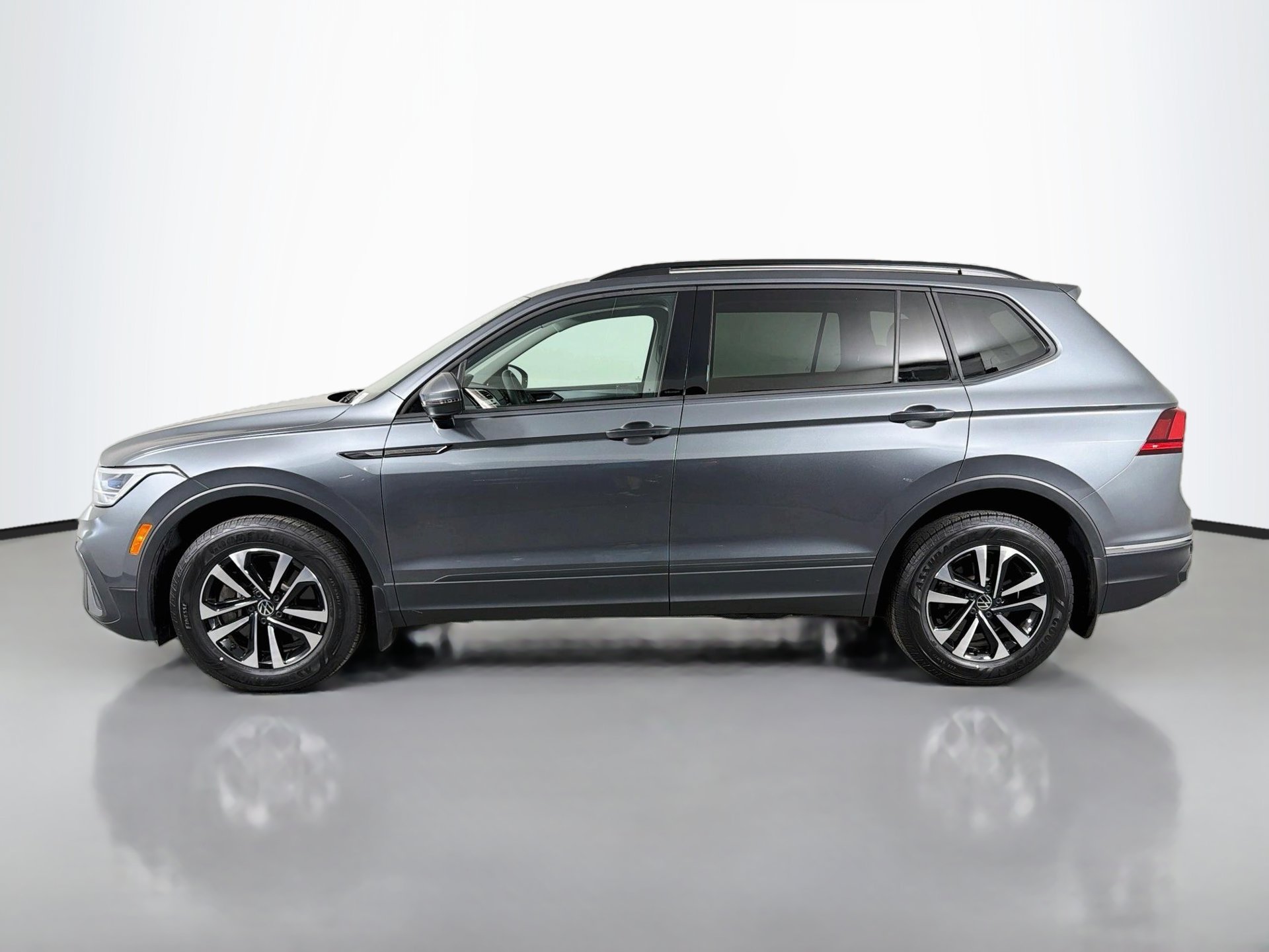 Certified 2023 Volkswagen Tiguan S FWD image 8